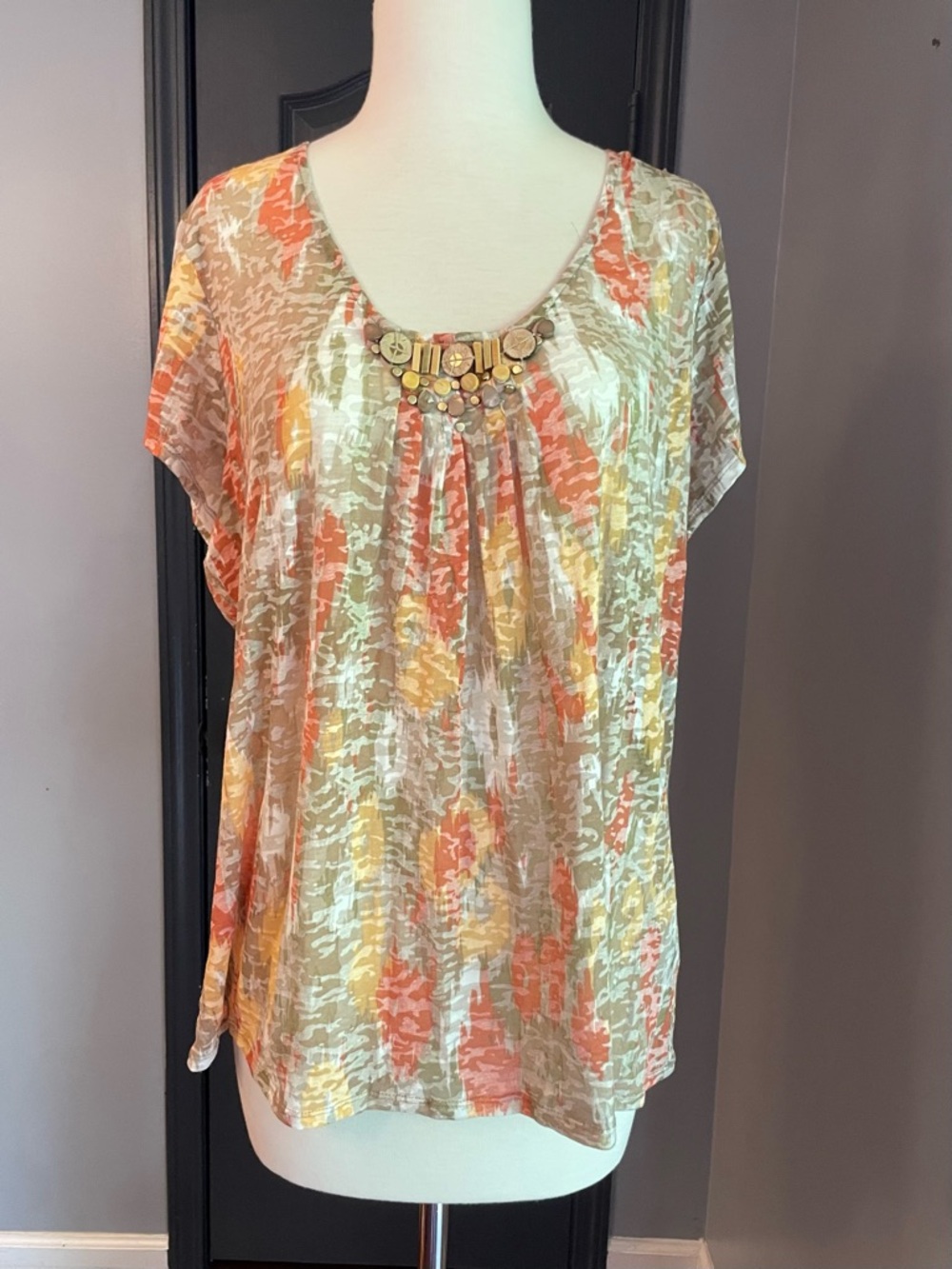 Ruby Rd. Short Sleeve Scoop Neck Top in Coral, Tan & Cream